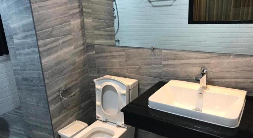Joy Hotel Прачуап Кири Кан Екстериор снимка
